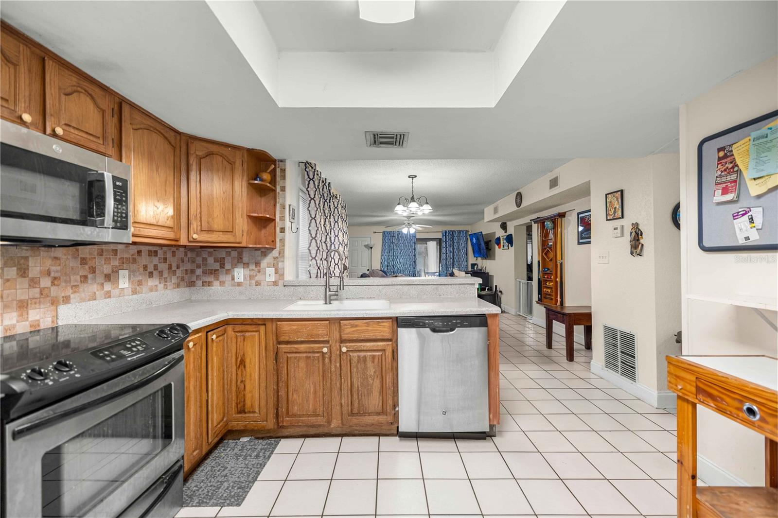 CLERMONT LAKE DOT VILLAS CONDO - Residential