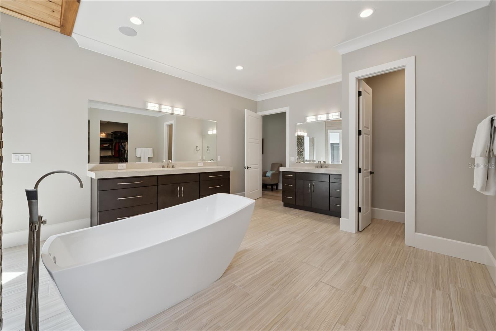 LAKE BUTLER ESTATES - Residential