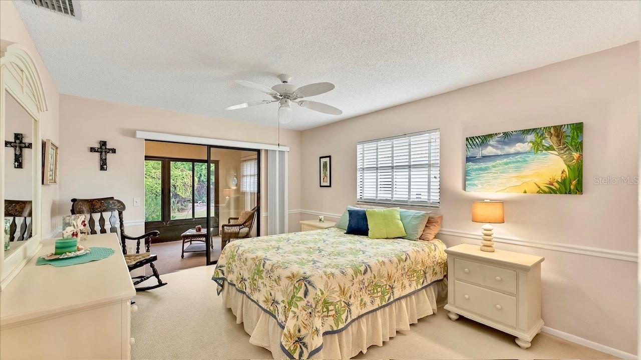 LAUREL HOLLOW - Residential