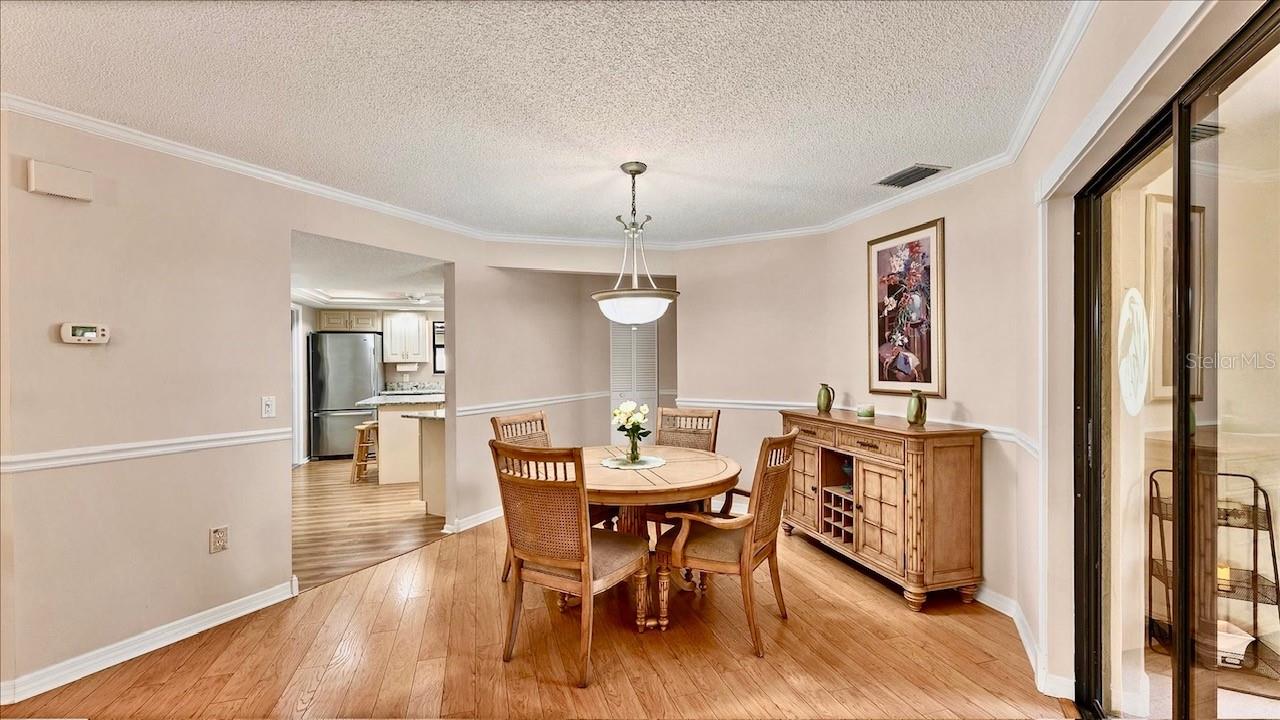 LAUREL HOLLOW - Residential