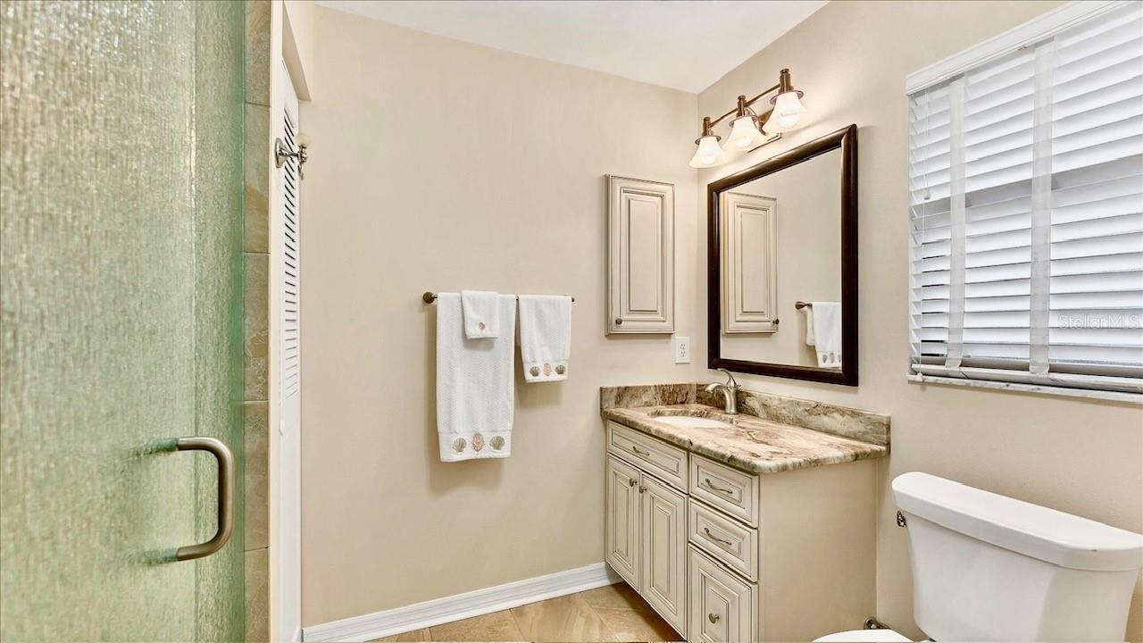 LAUREL HOLLOW - Residential