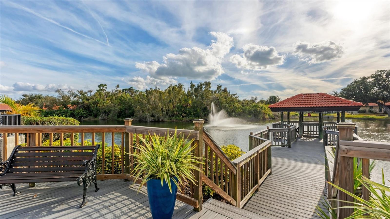 LAUREL HOLLOW - Residential