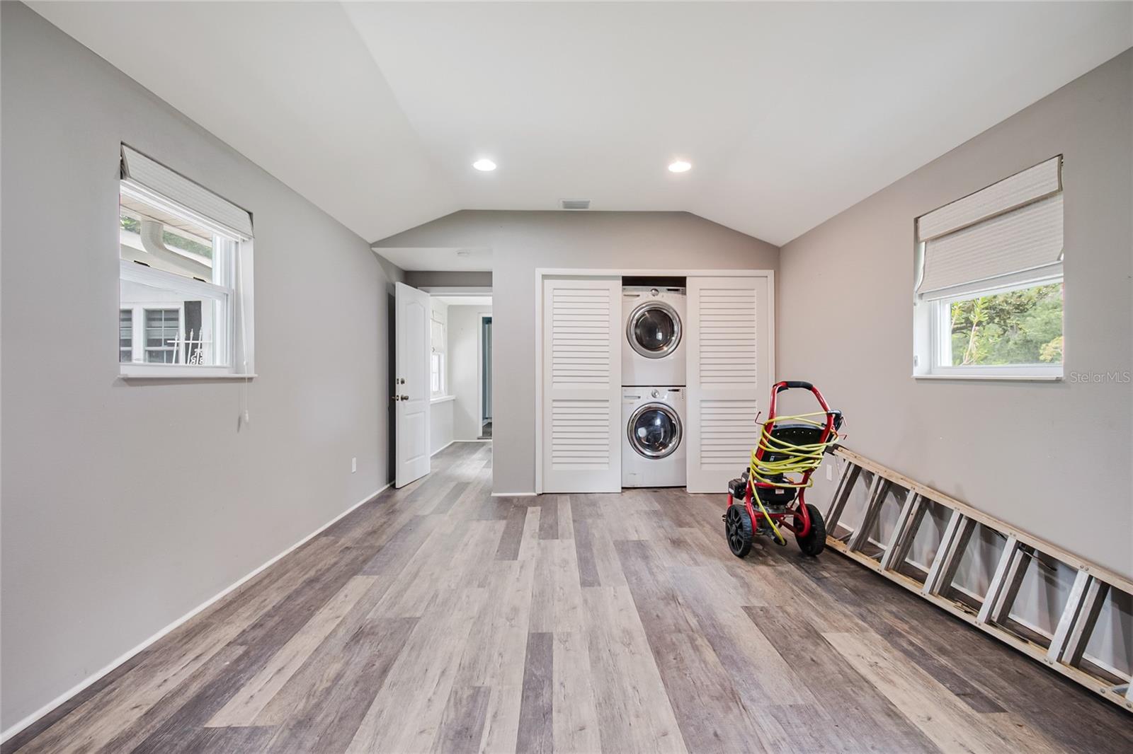 SYLVAN SHORES - Residential
