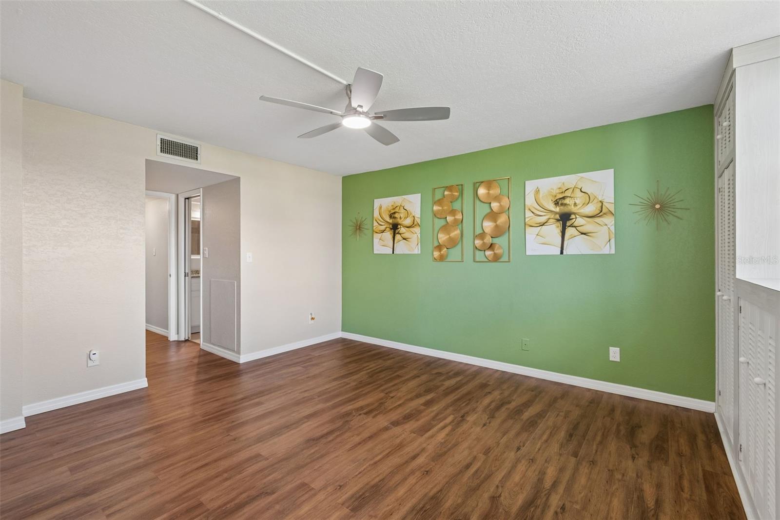 WINSTON PARK NORTHEAST - Residential