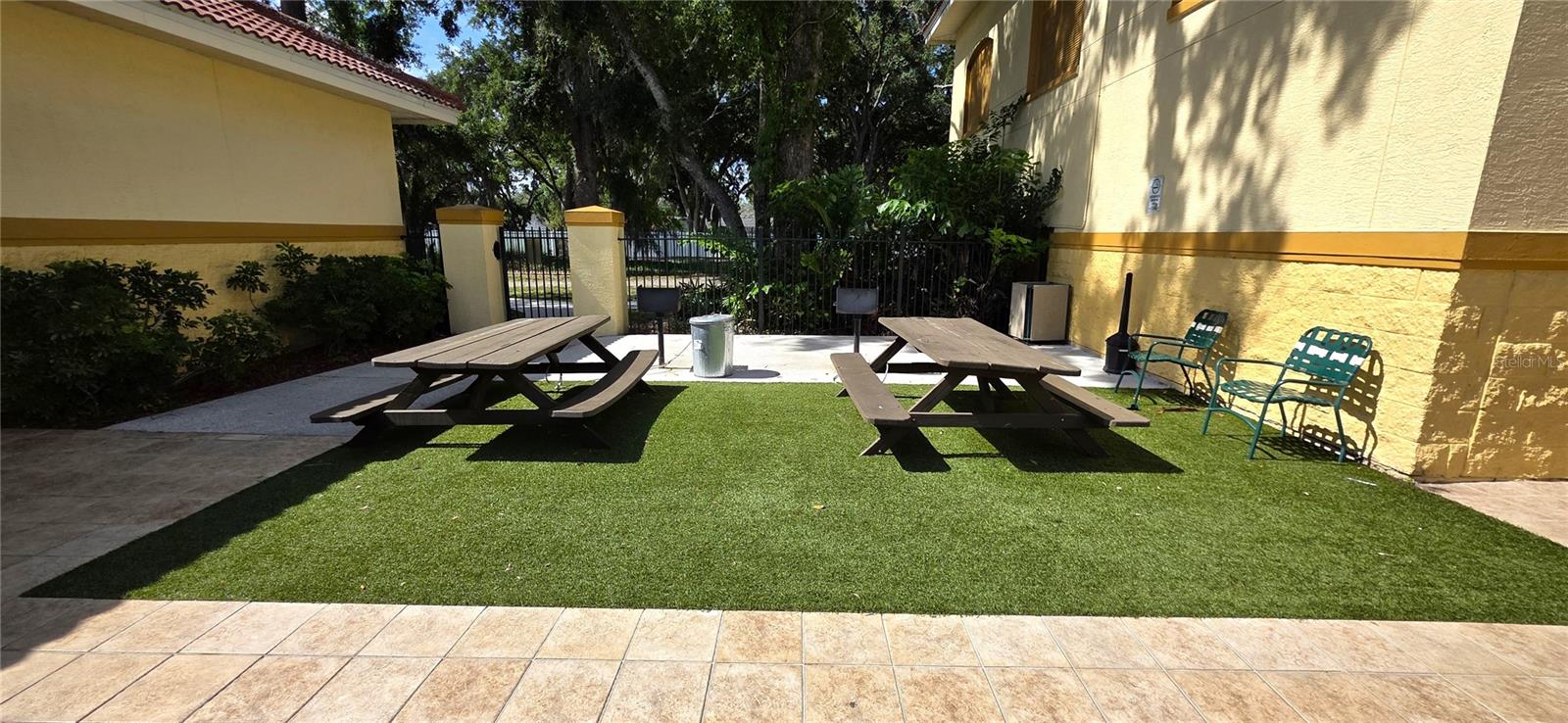PINNACLE CARROLLWOOD - Residential Lease