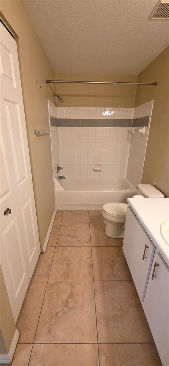 PINNACLE CARROLLWOOD - Residential Lease