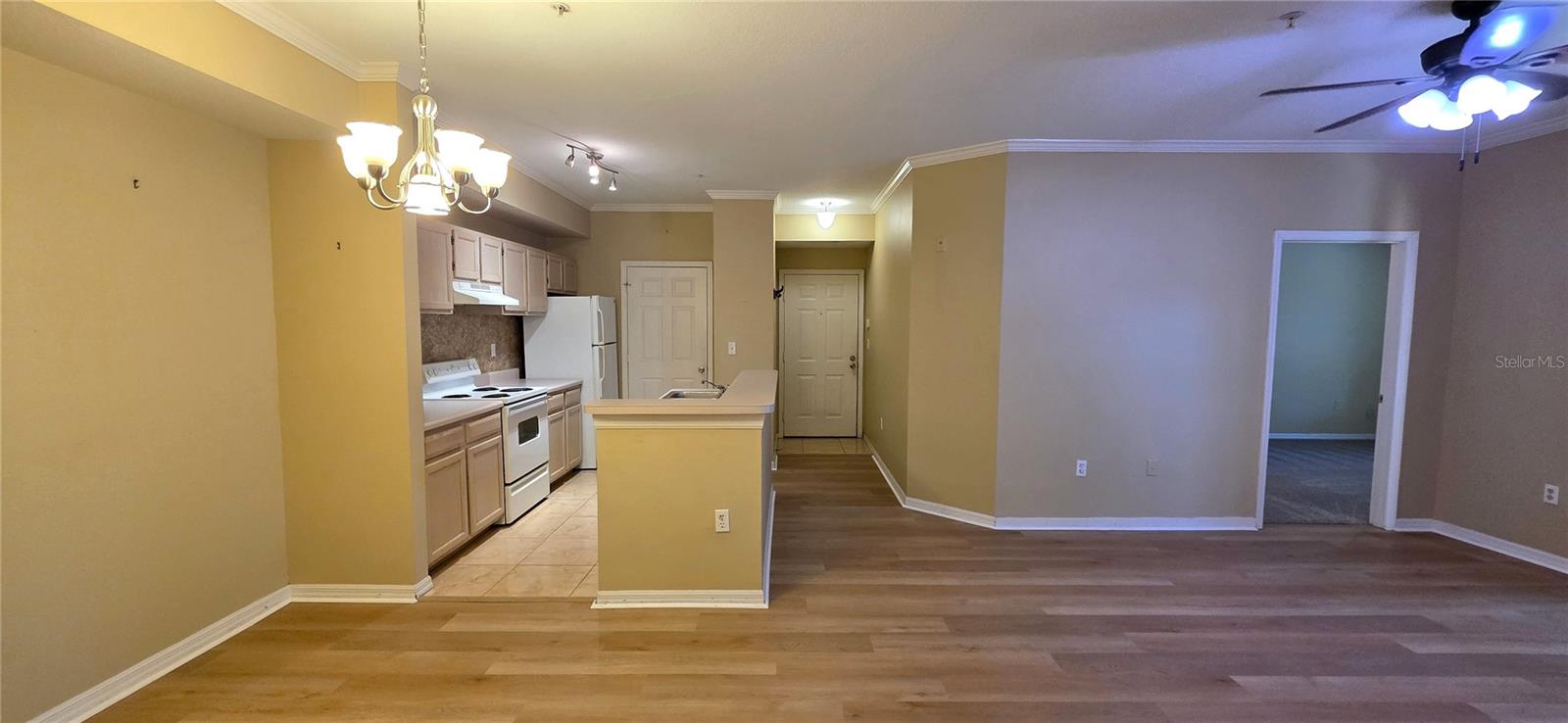 PINNACLE CARROLLWOOD - Residential Lease