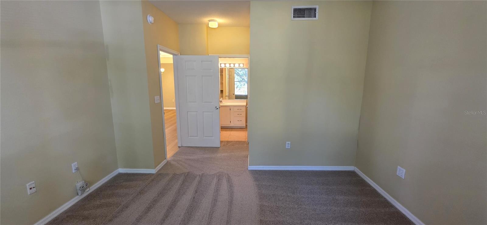 PINNACLE CARROLLWOOD - Residential Lease