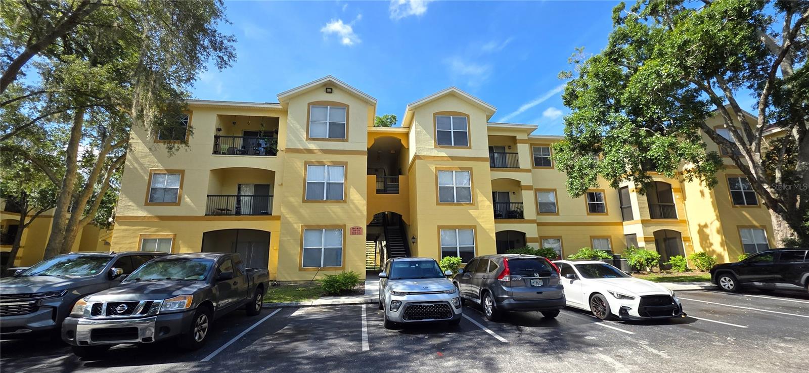 PINNACLE CARROLLWOOD - Residential Lease