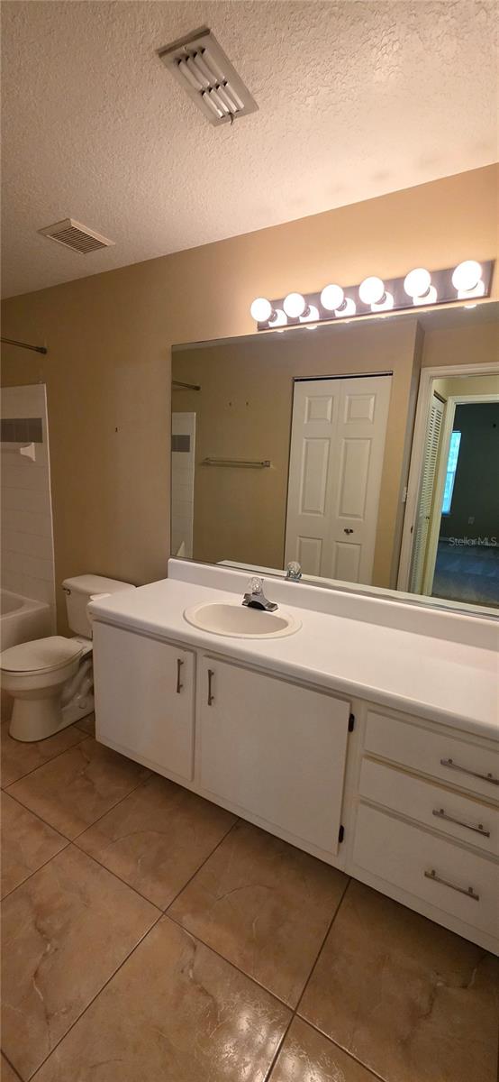 PINNACLE CARROLLWOOD - Residential Lease