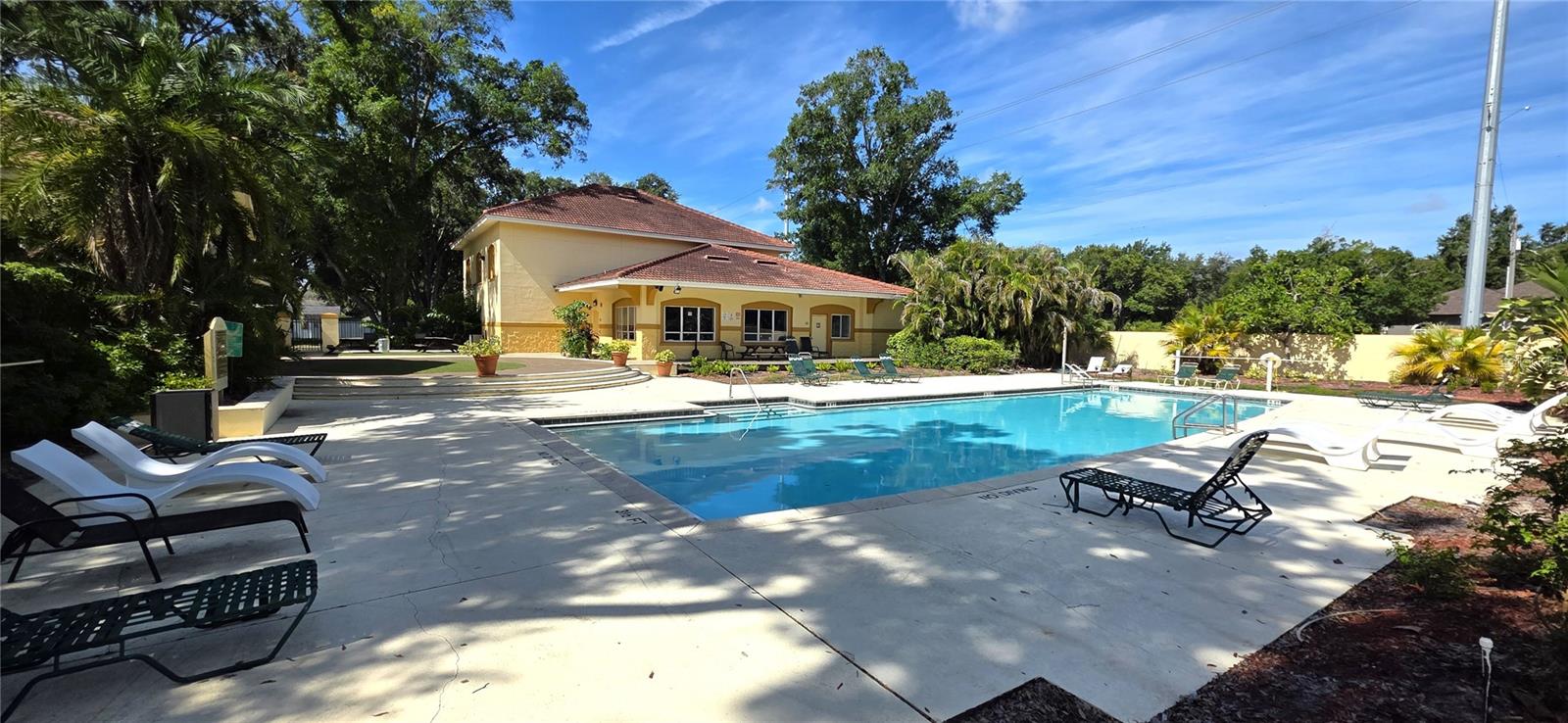 PINNACLE CARROLLWOOD - Residential Lease