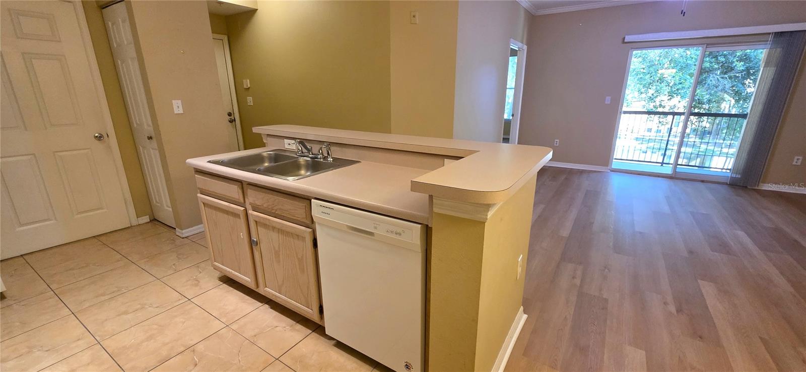 PINNACLE CARROLLWOOD - Residential Lease