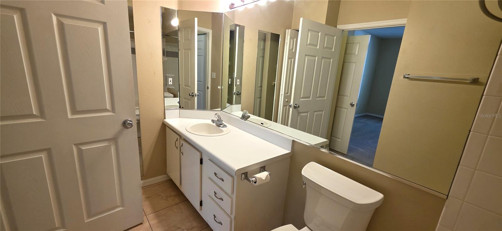 PINNACLE CARROLLWOOD - Residential Lease
