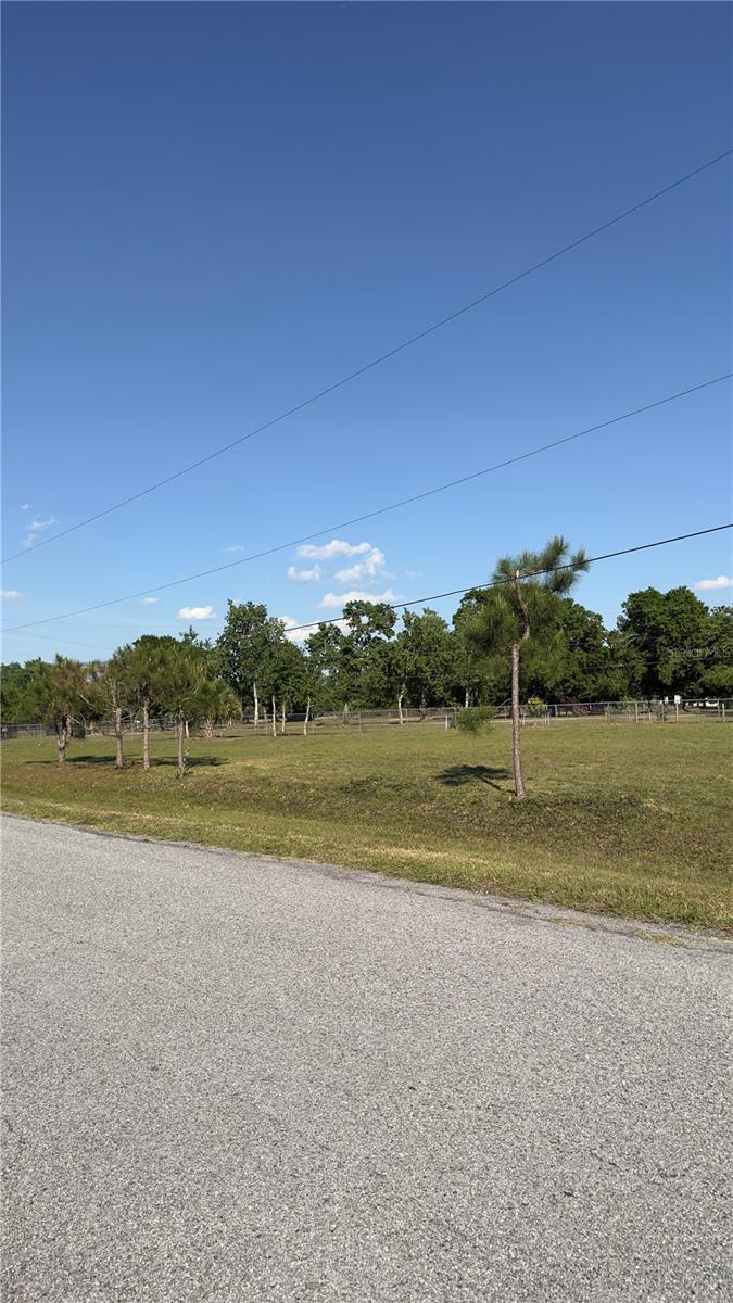 RUNNYMEDE RANCHLANDS UNIT 1 - Land