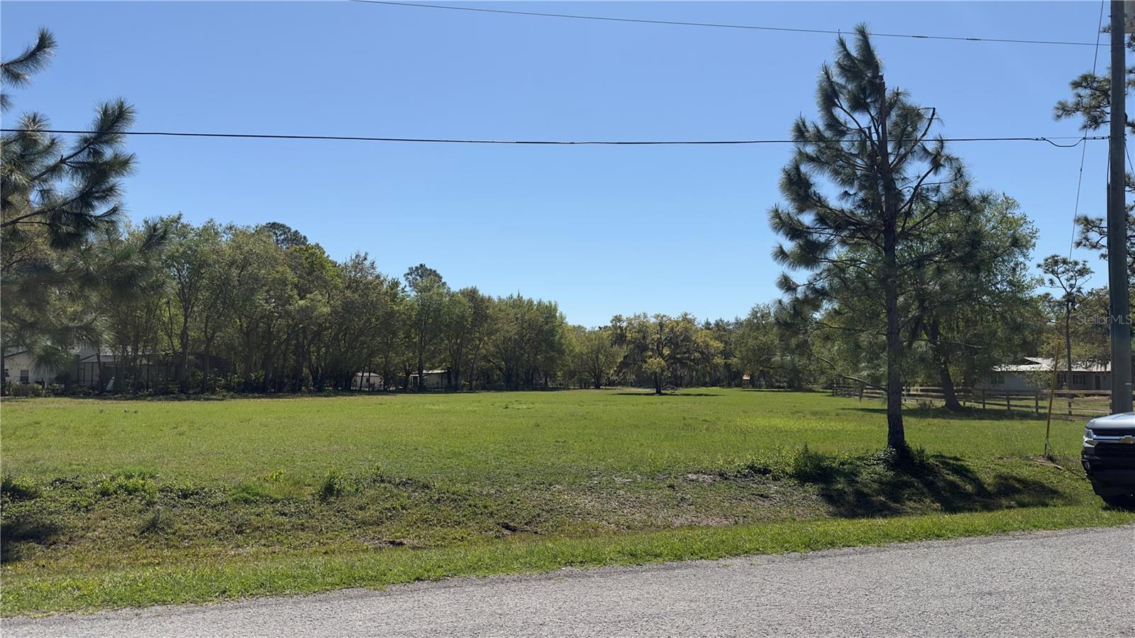 RUNNYMEDE RANCHLANDS UNIT 1 - Land