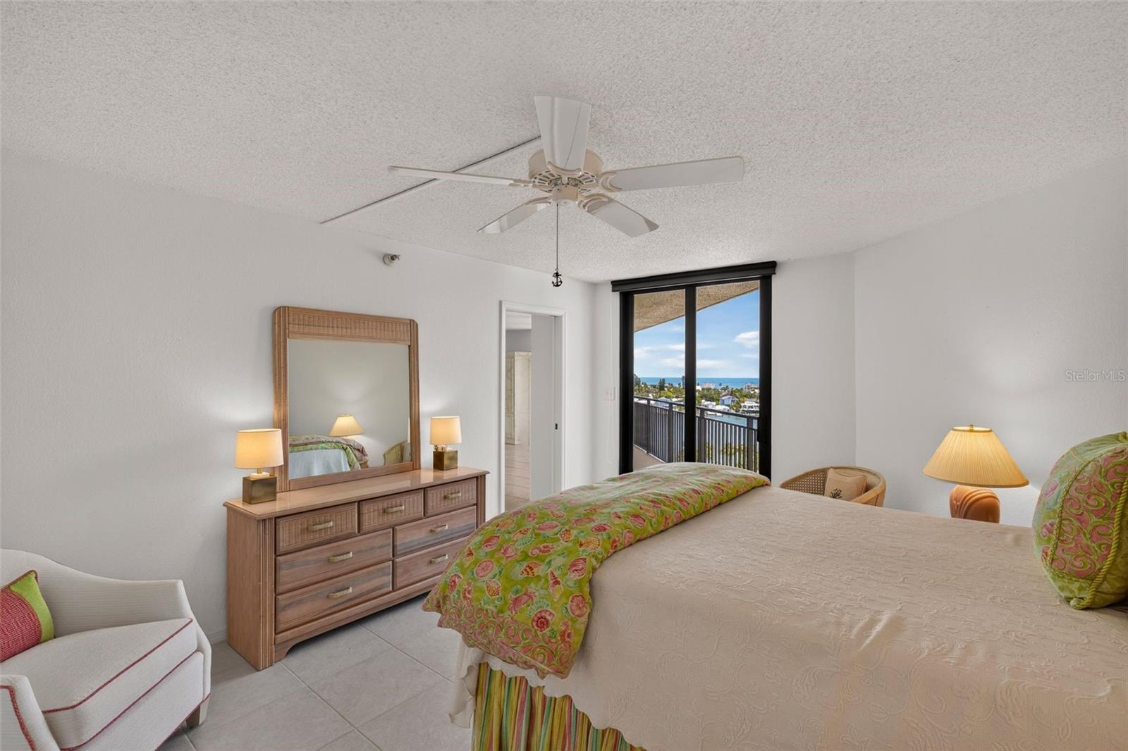 ISLAND WALK CONDO - Residential