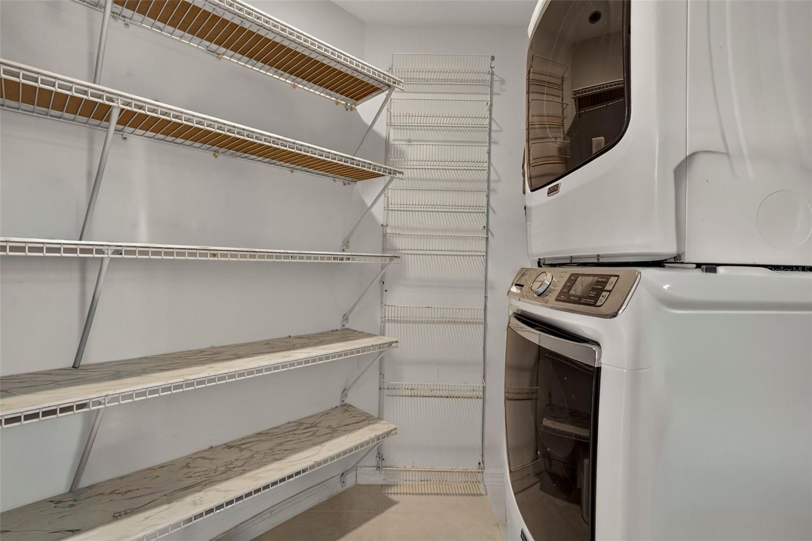 ISLAND WALK CONDO - Residential