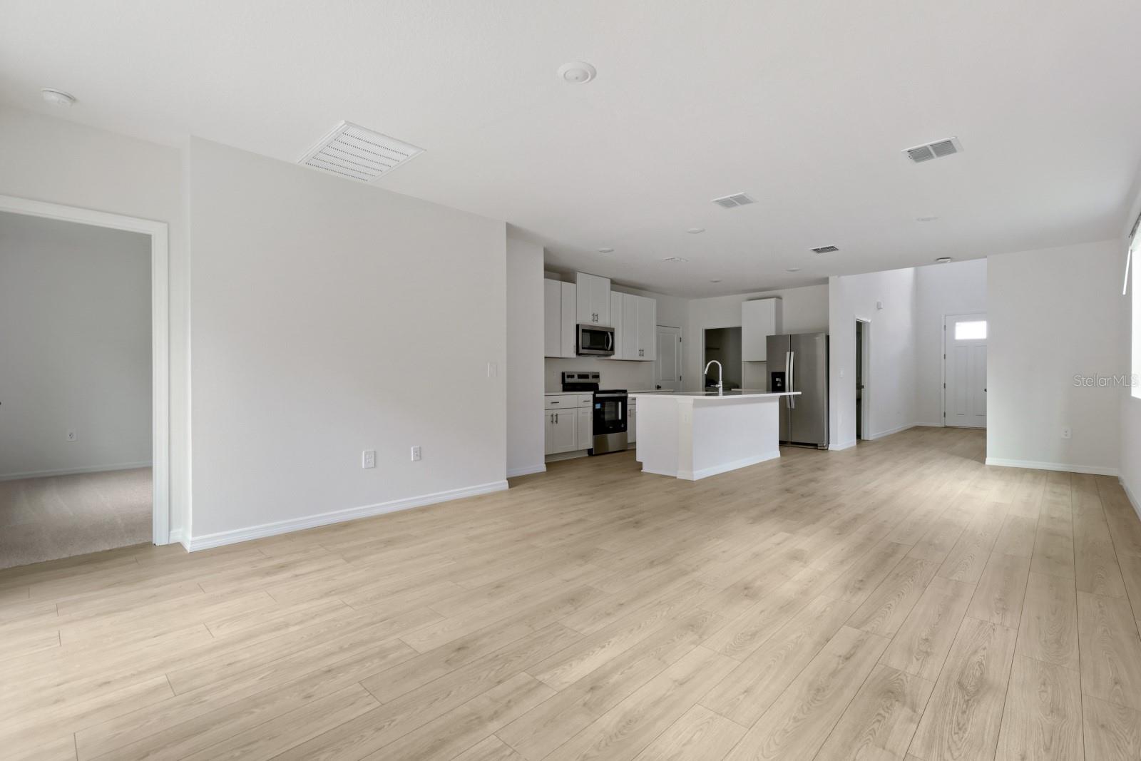 LEYLAND PRESERVE LOT 30 EASE DES IN ORB 4512 PG 79 - Residential