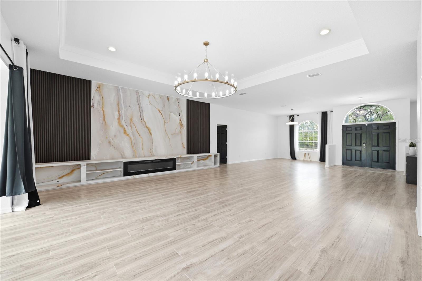 ROYAL HIGHLANDS - Residential
