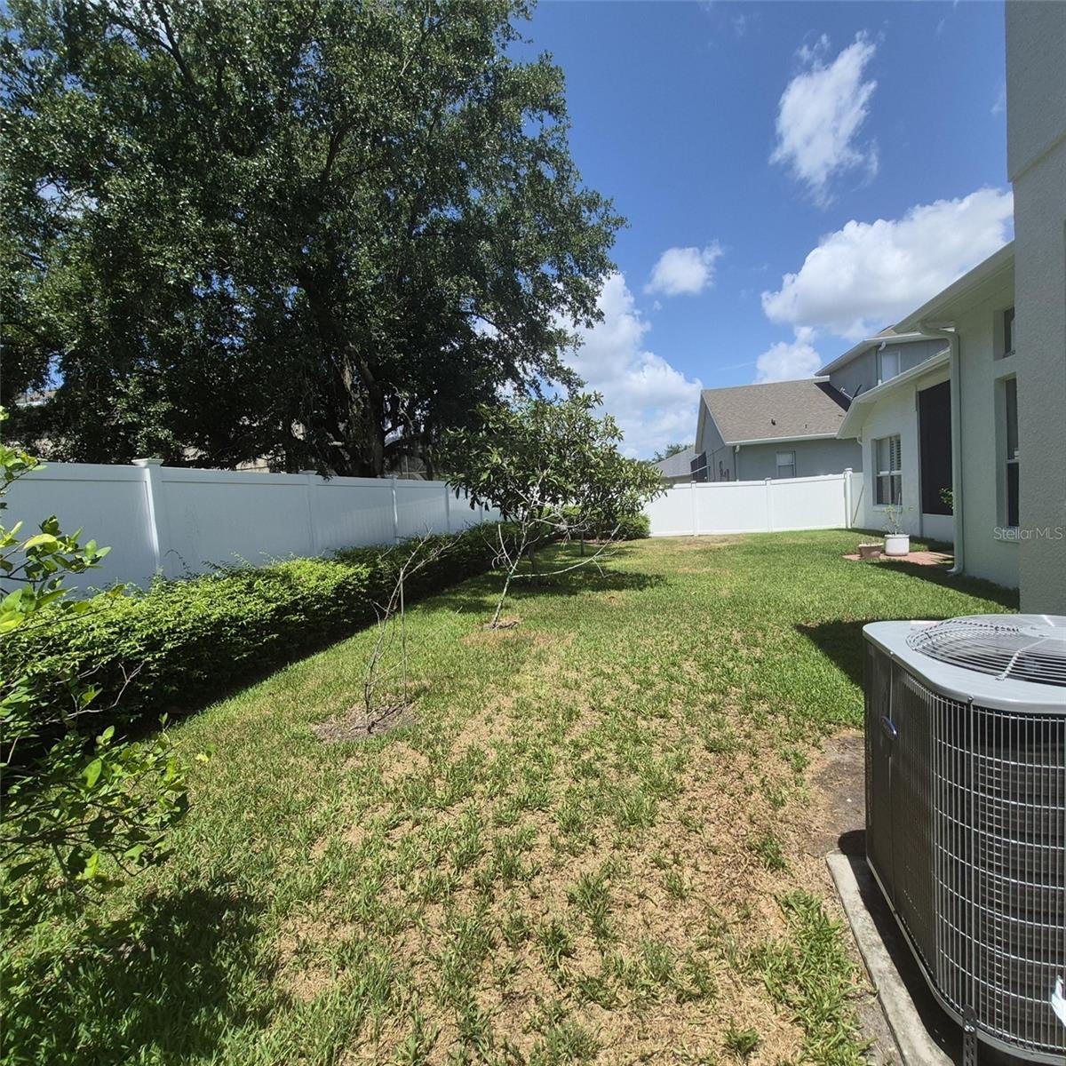 VISTA LAKES VILLAGE N-15 CARLISLE - Residential