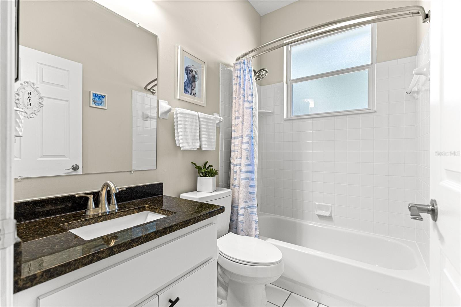 OAK RUN CRESCENT OAKS - Residential Lease