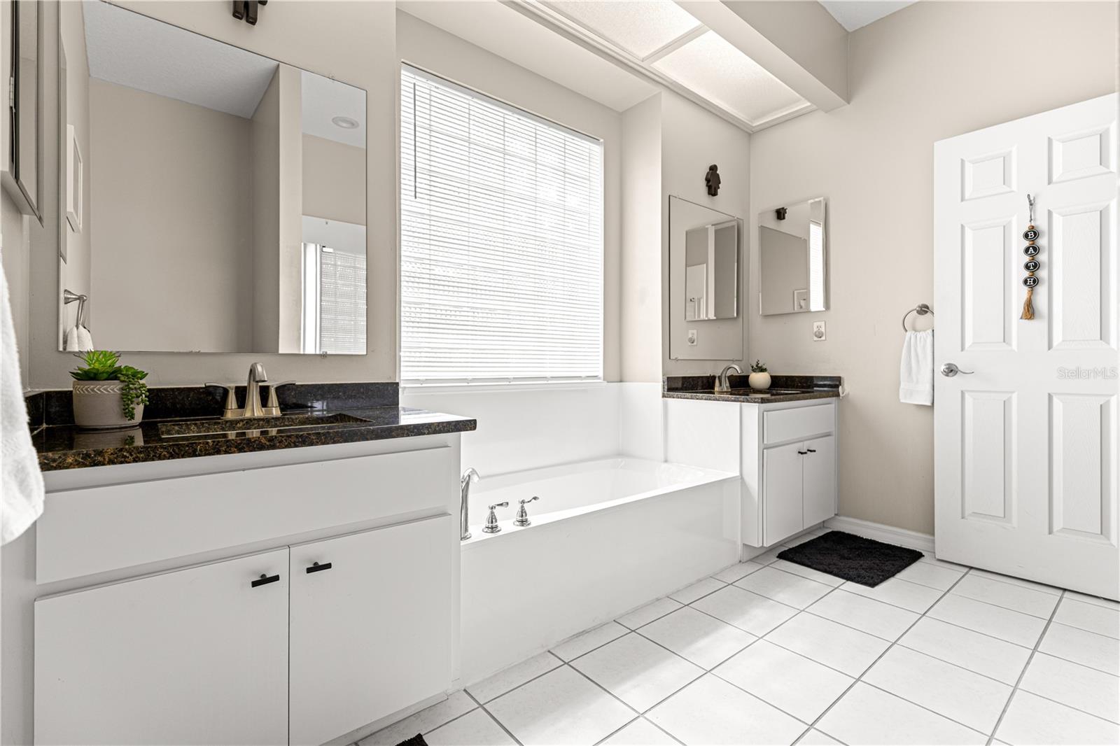 OAK RUN CRESCENT OAKS - Residential Lease