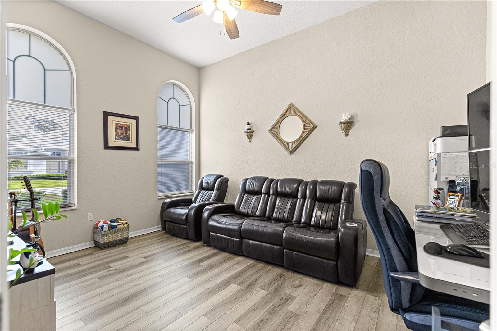 OAK RUN CRESCENT OAKS - Residential Lease