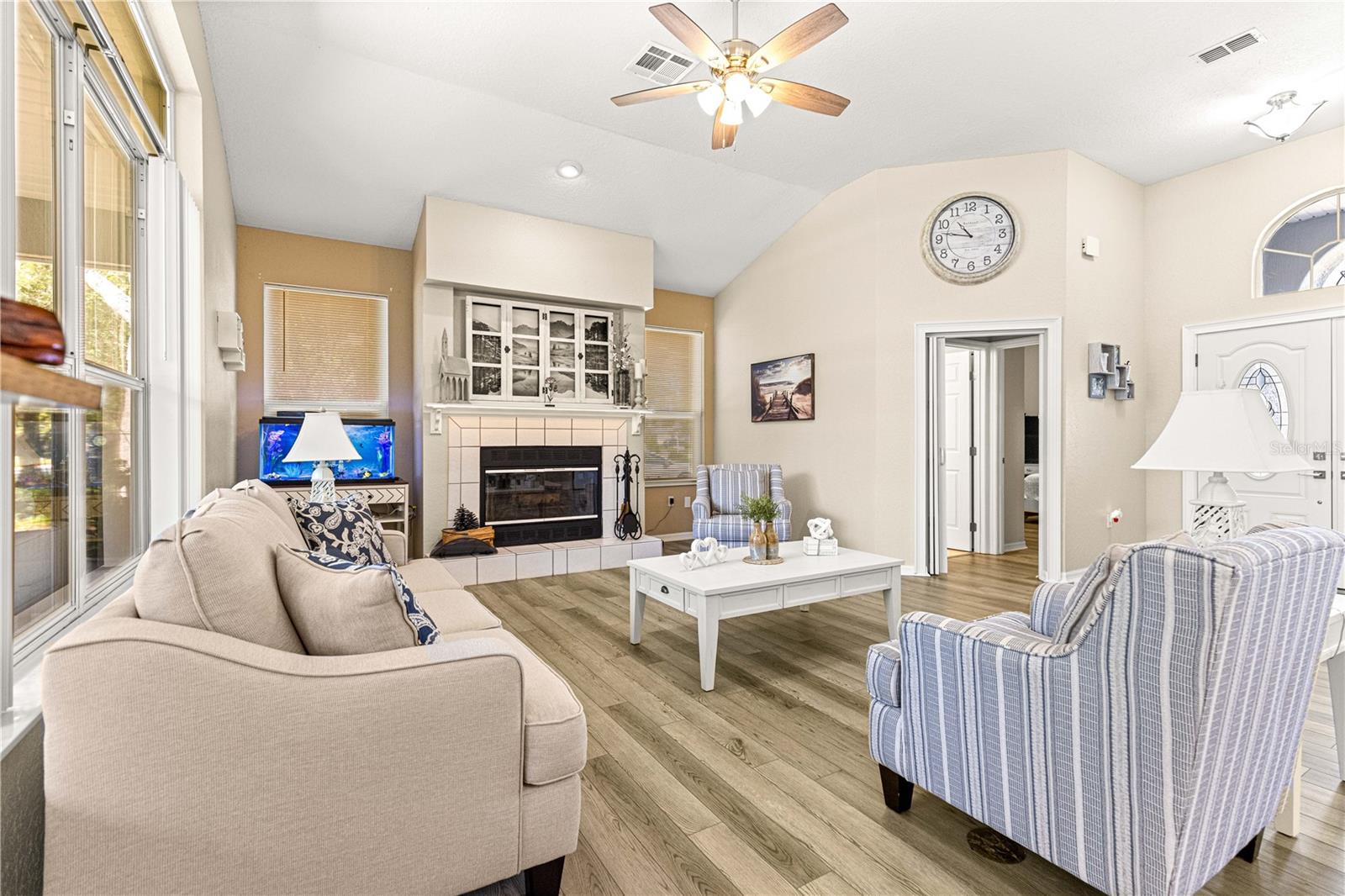 OAK RUN CRESCENT OAKS - Residential Lease