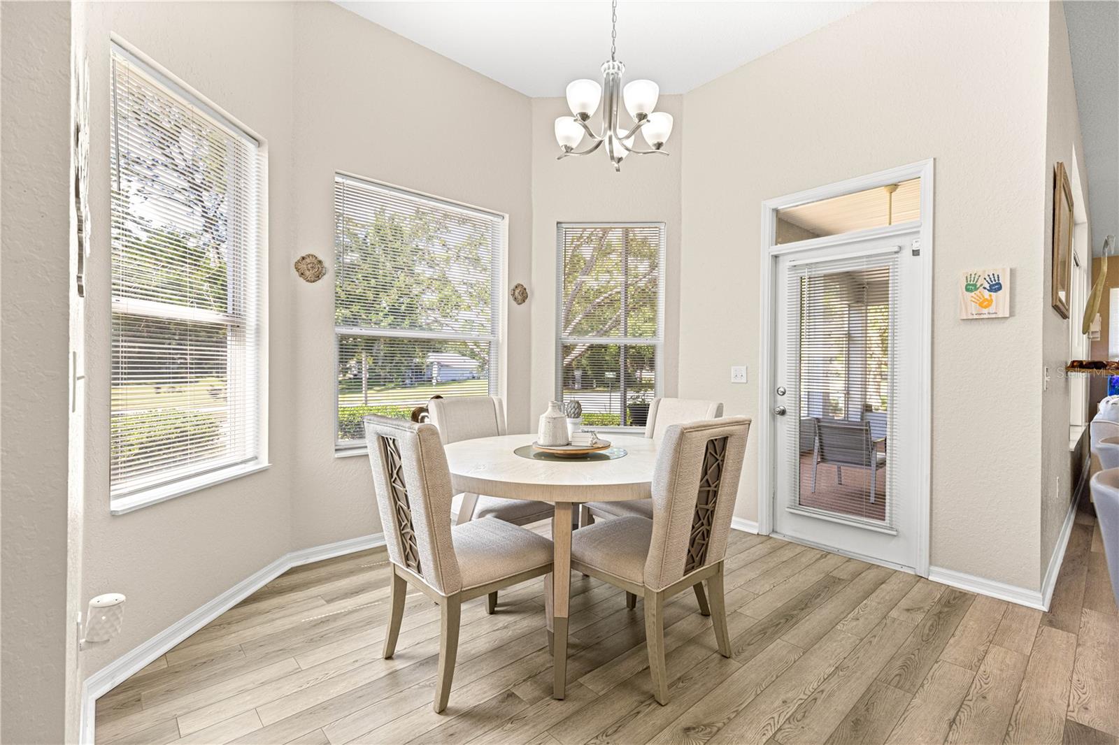OAK RUN CRESCENT OAKS - Residential Lease
