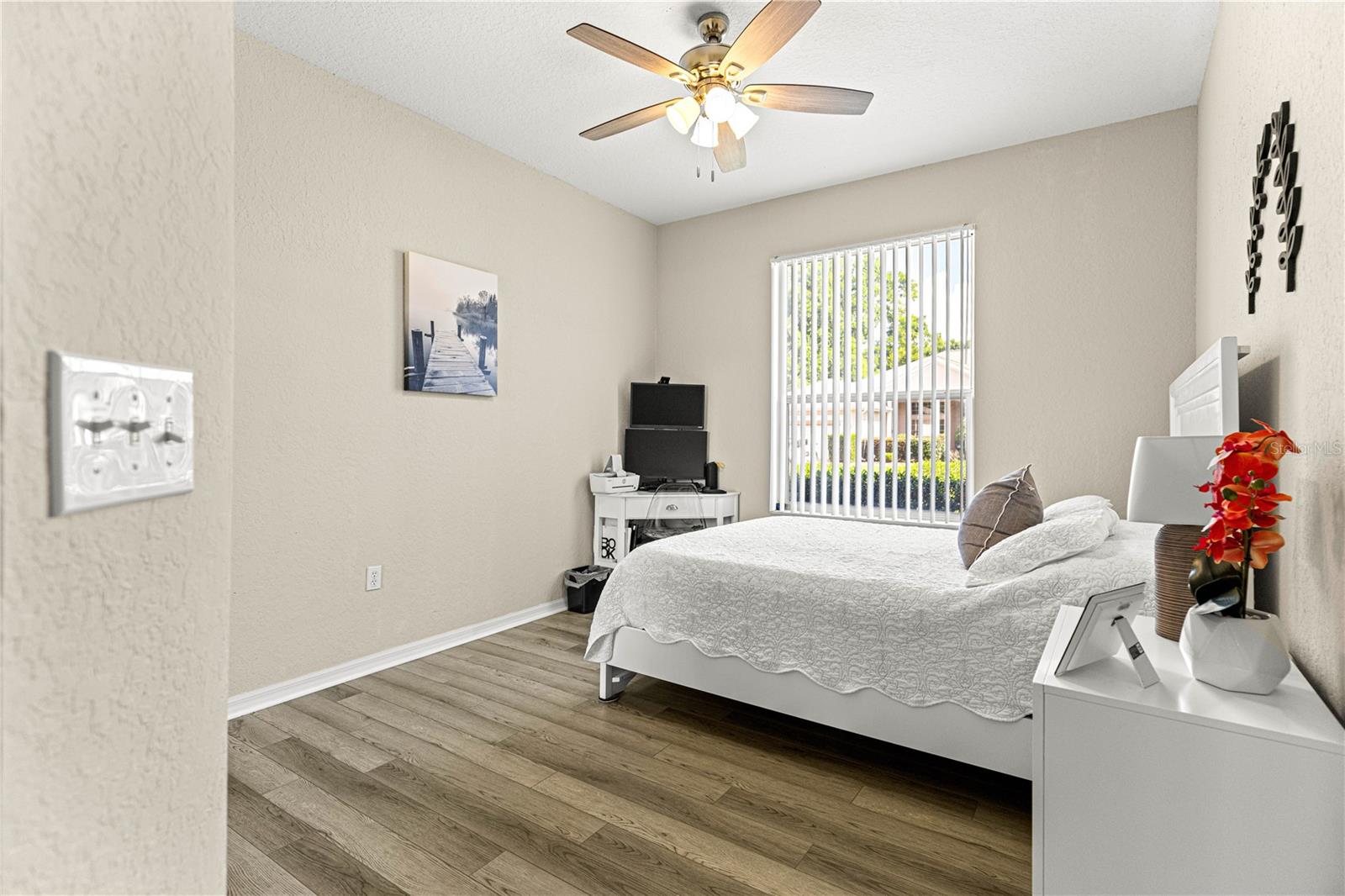 OAK RUN CRESCENT OAKS - Residential Lease