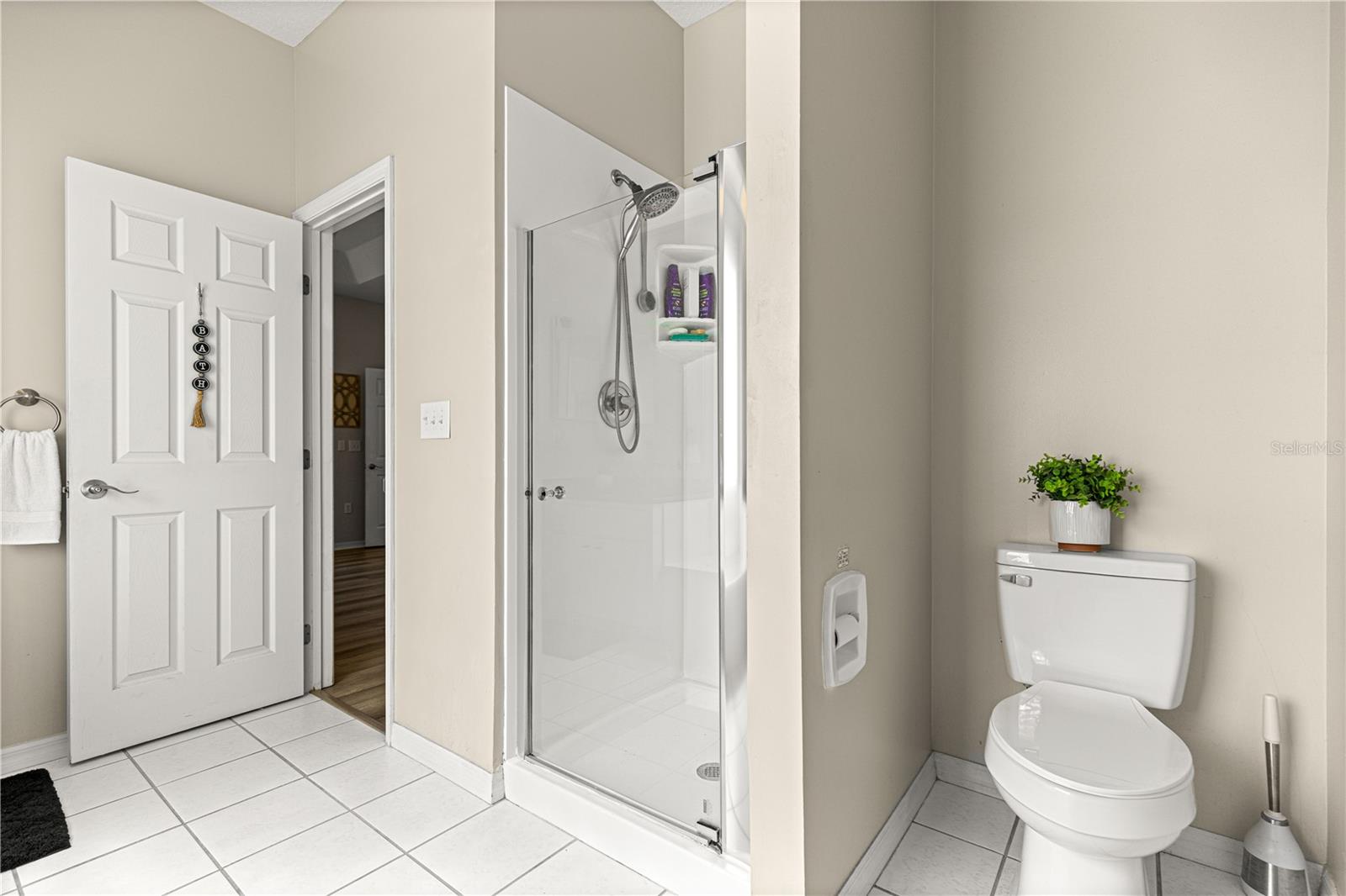 OAK RUN CRESCENT OAKS - Residential Lease