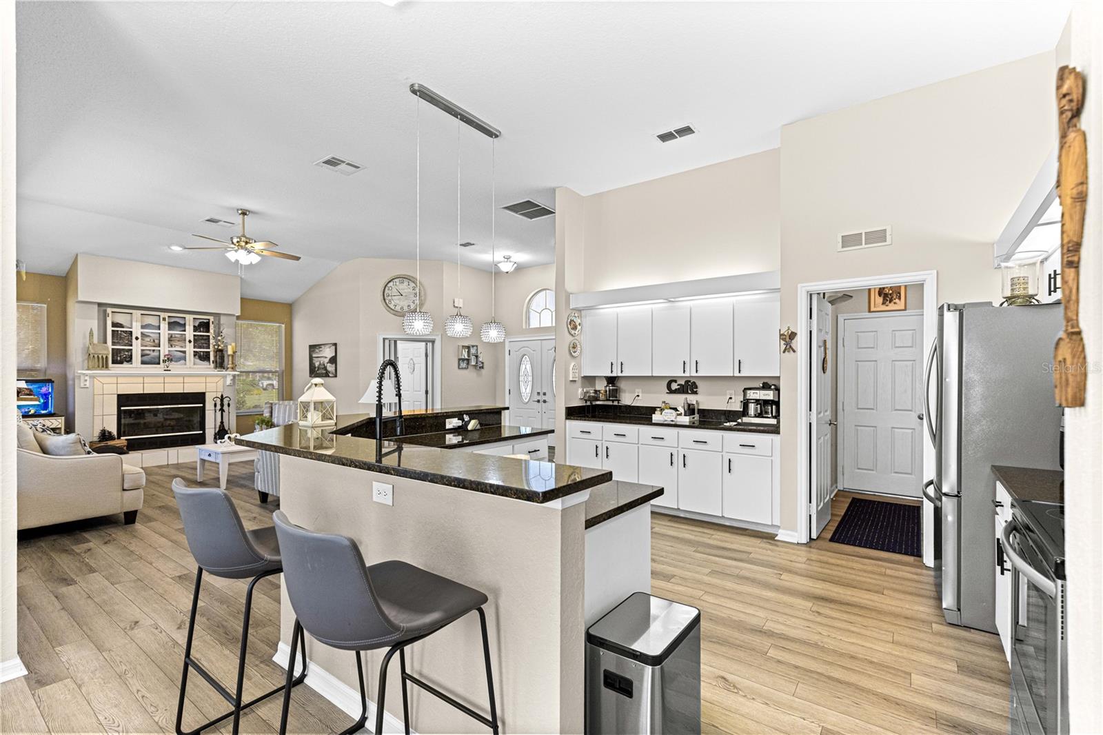 OAK RUN CRESCENT OAKS - Residential Lease