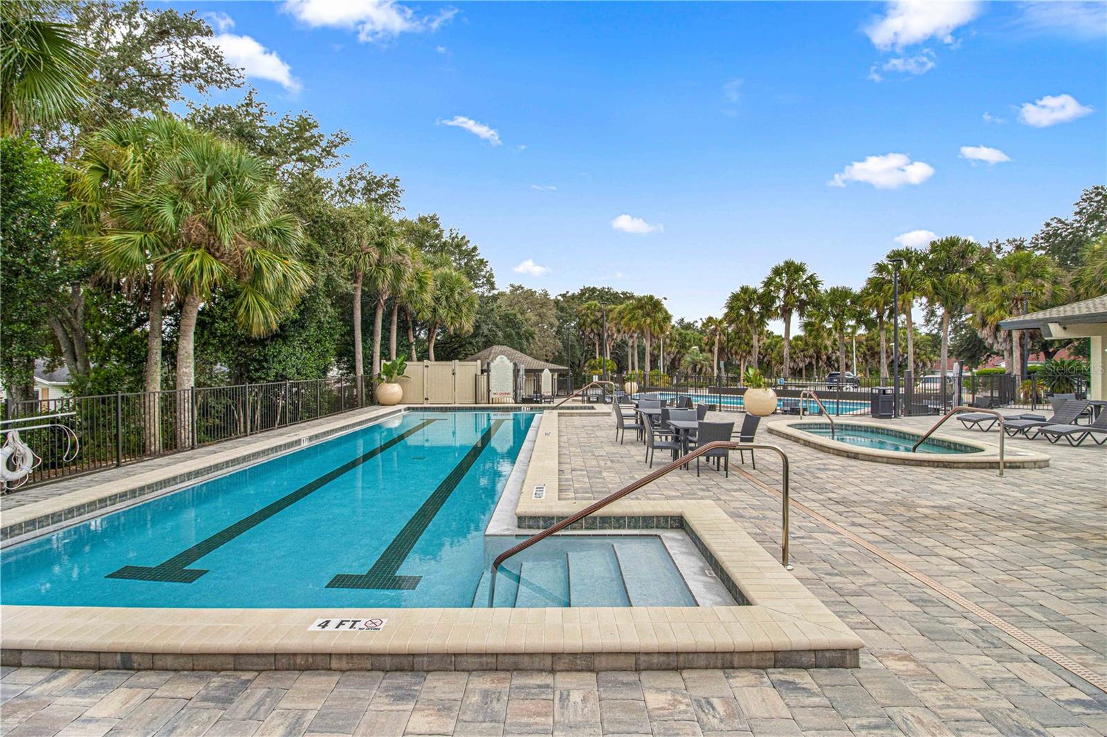 OAK RUN CRESCENT OAKS - Residential Lease