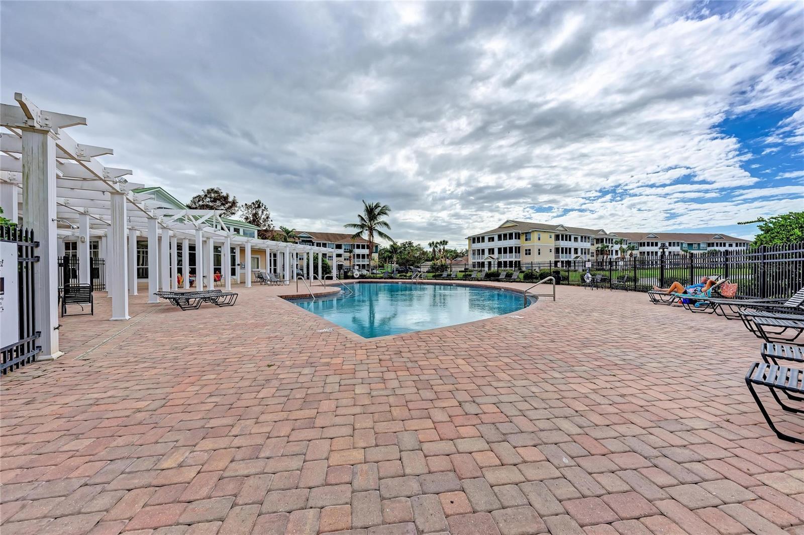 PALMS OF CORTEZ - Residential