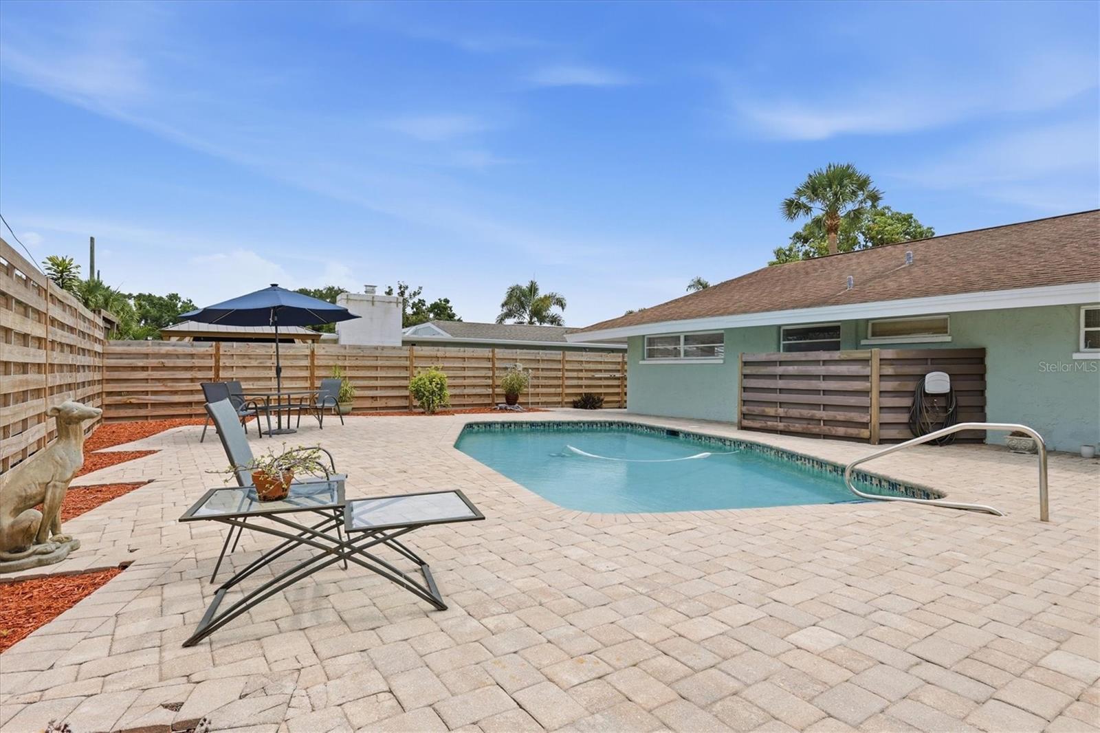 SOUTH GATE - Residential