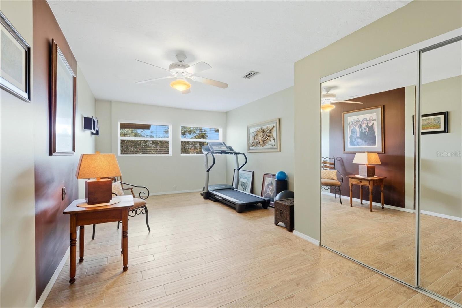 SOUTH GATE - Residential