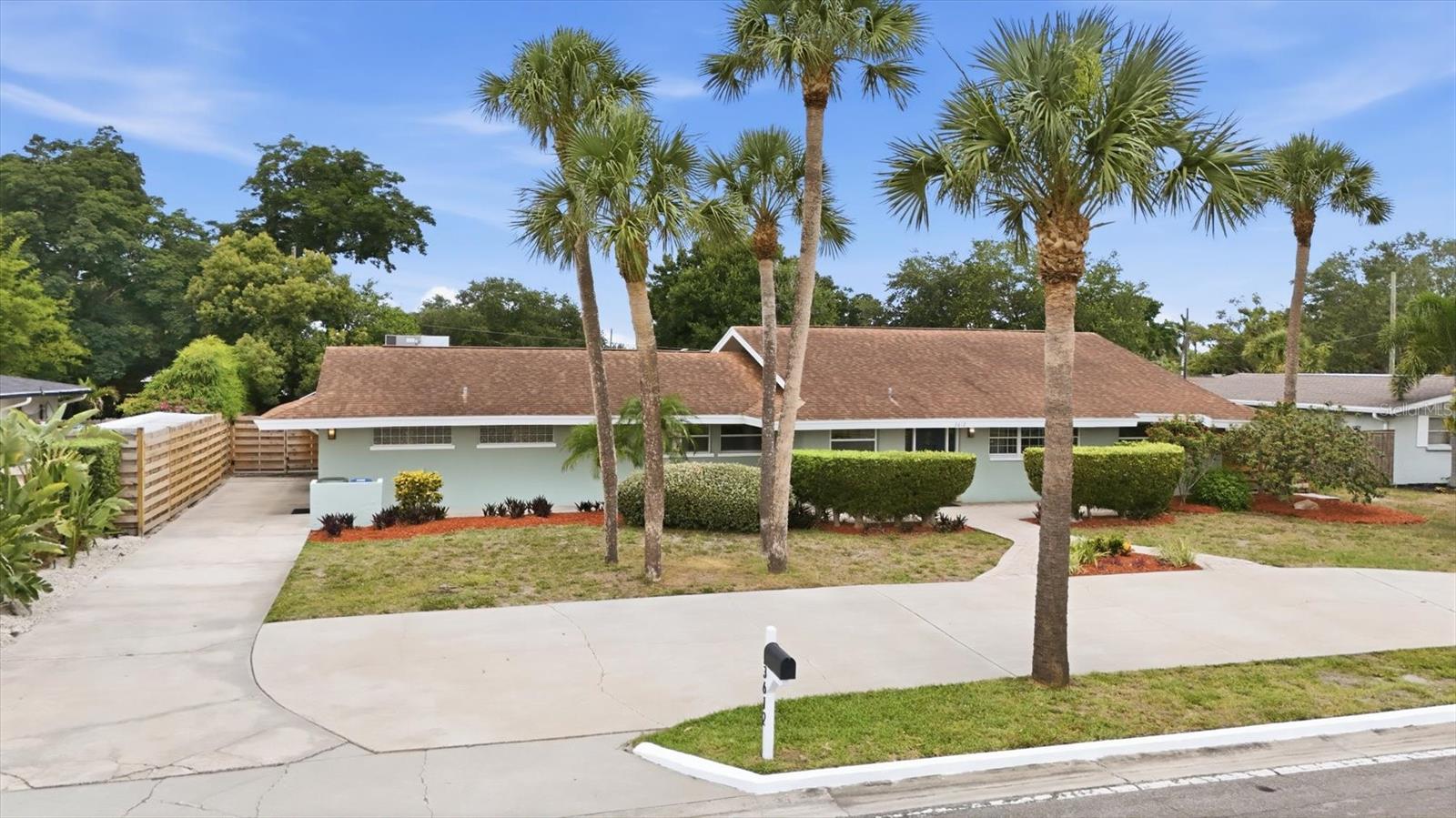 SOUTH GATE - Residential