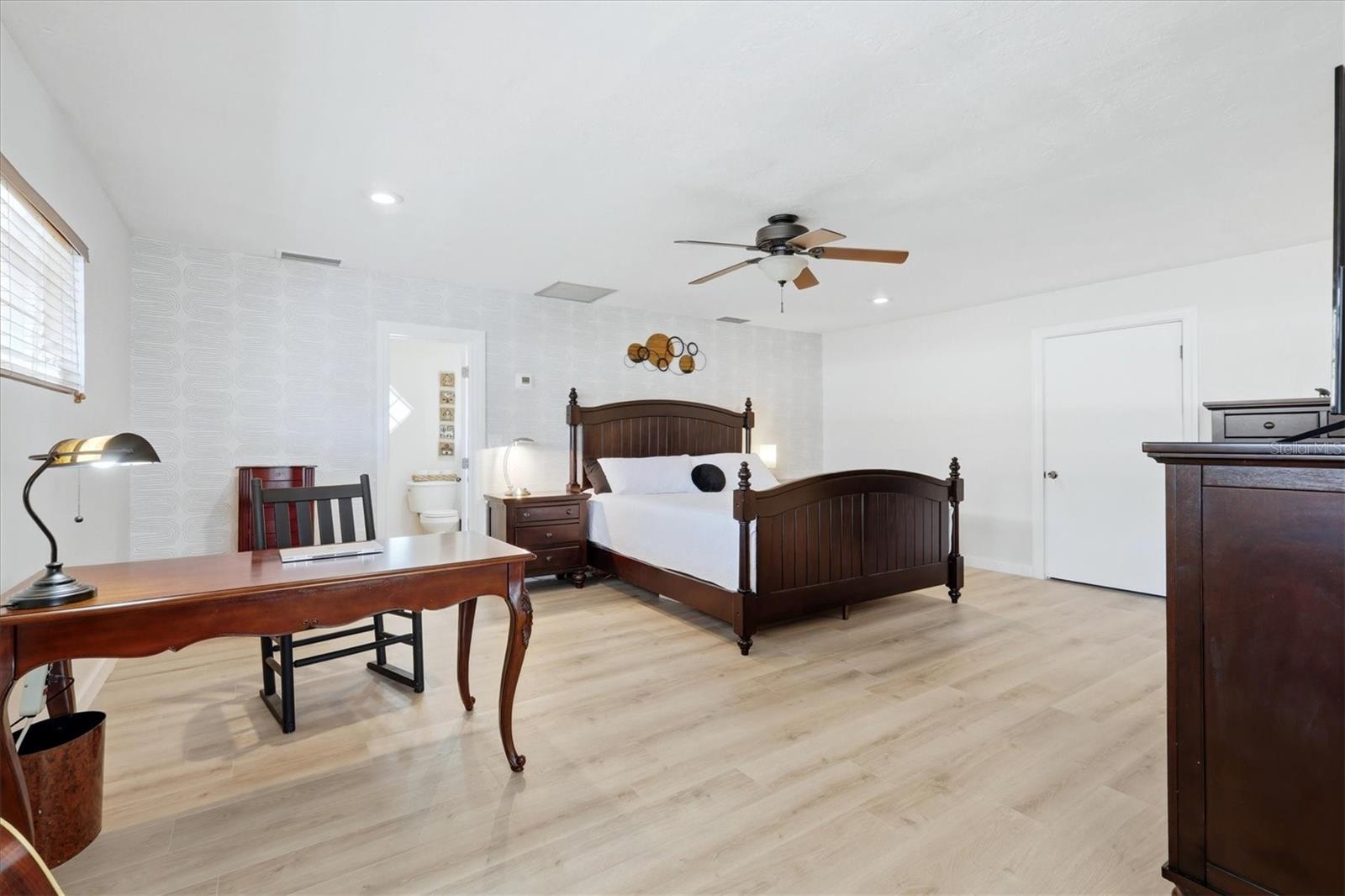 SOUTH GATE - Residential