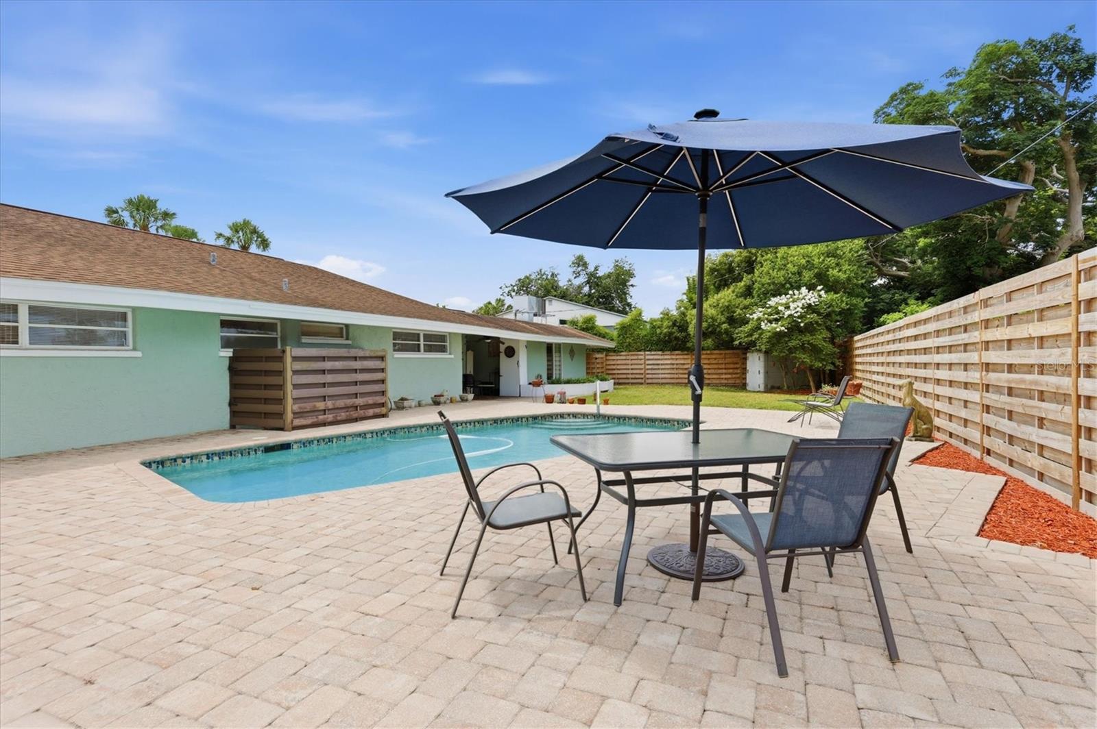 SOUTH GATE - Residential