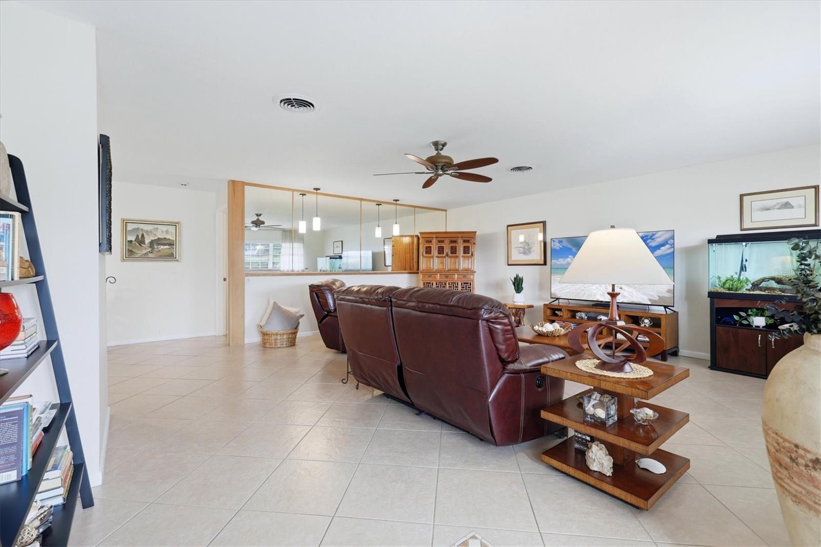 SOUTH GATE - Residential