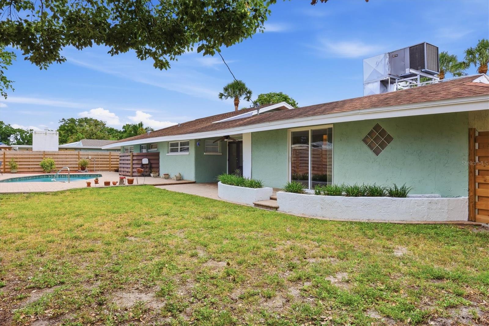 SOUTH GATE - Residential