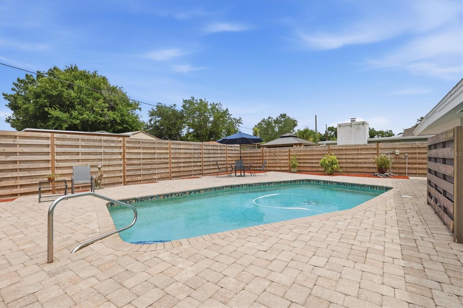 SOUTH GATE - Residential