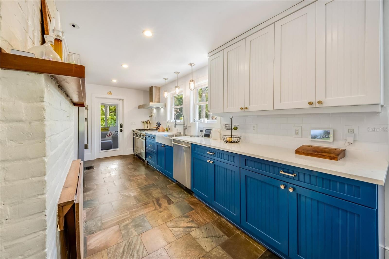 BRADEN COURT - Residential
