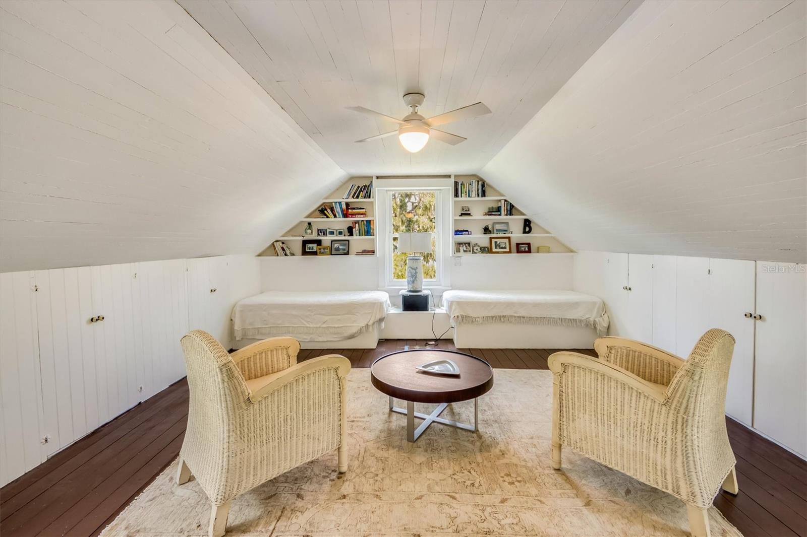 BRADEN COURT - Residential