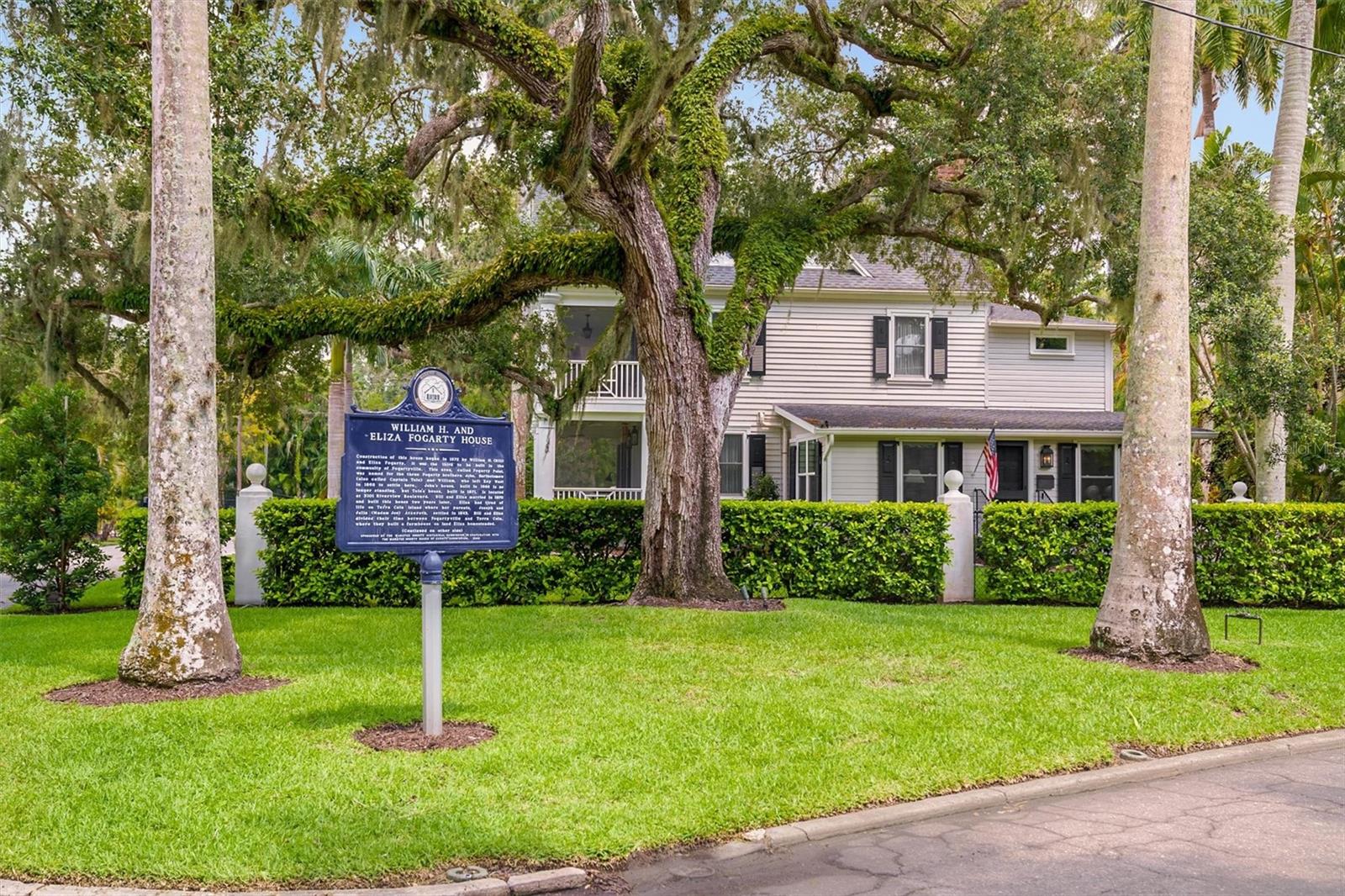 BRADEN COURT - Residential