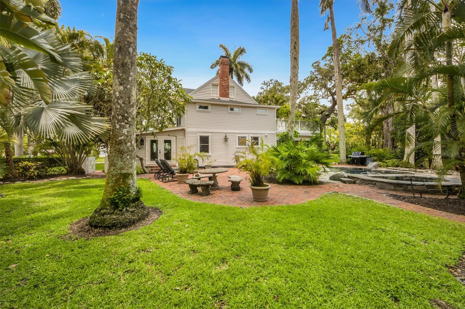 BRADEN COURT - Residential