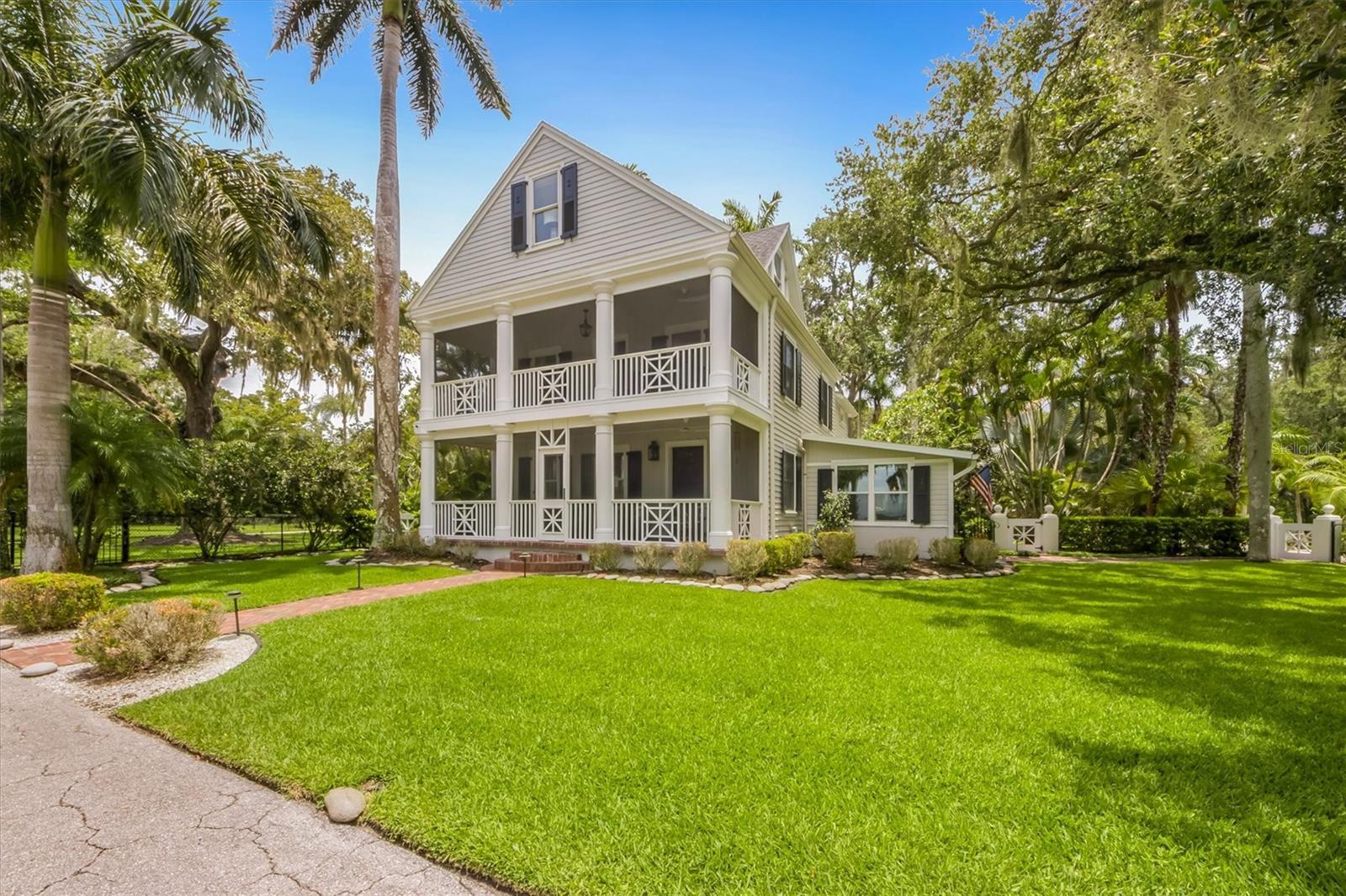 BRADEN COURT - Residential