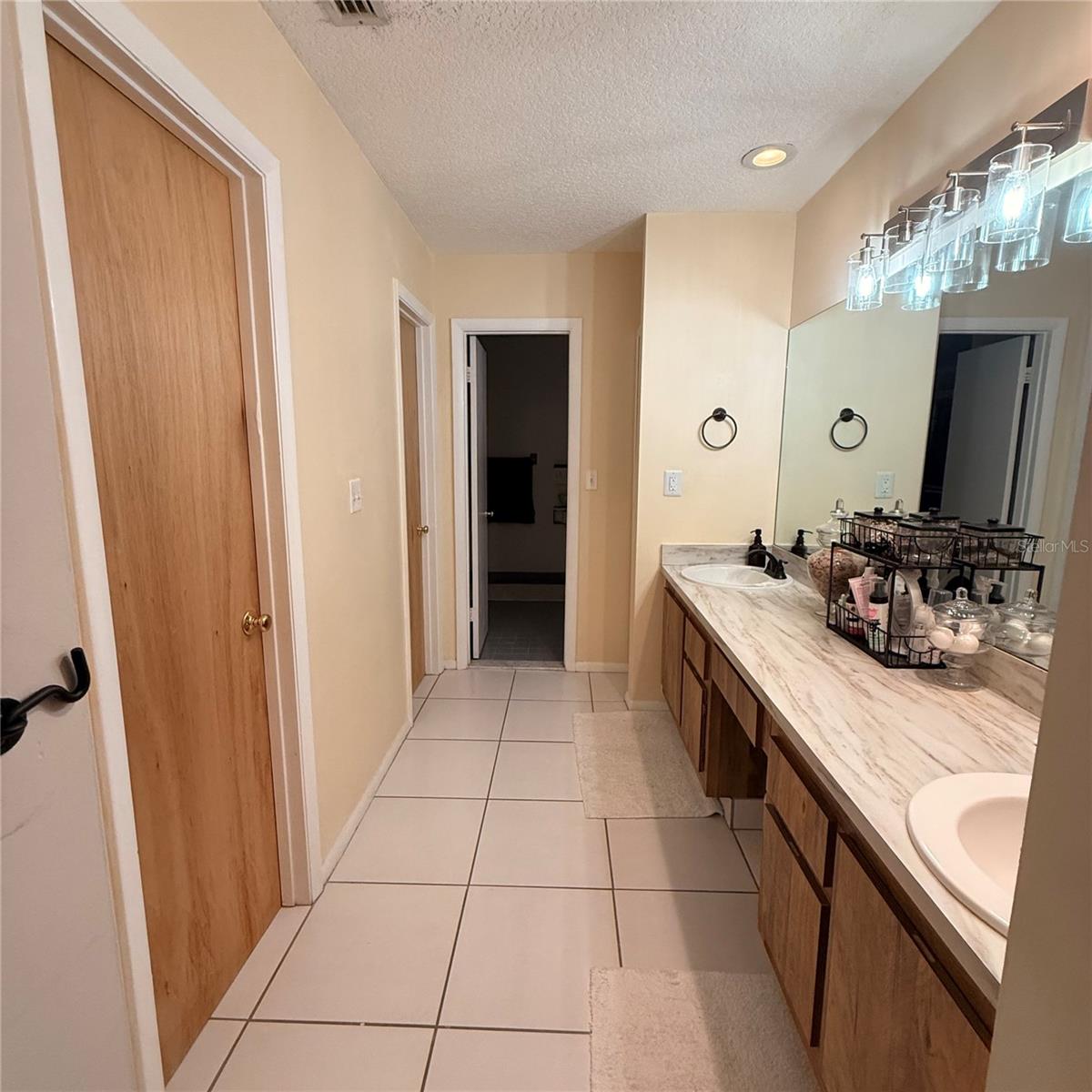 DEER RUN SPGS CONDO - Residential