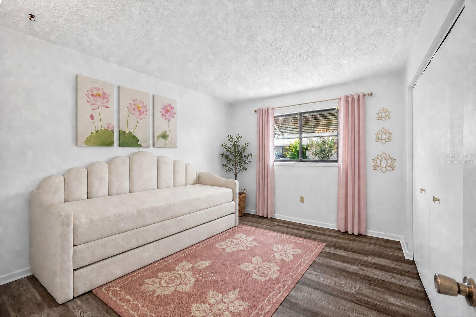 PINE RUN ESTATE - Residential