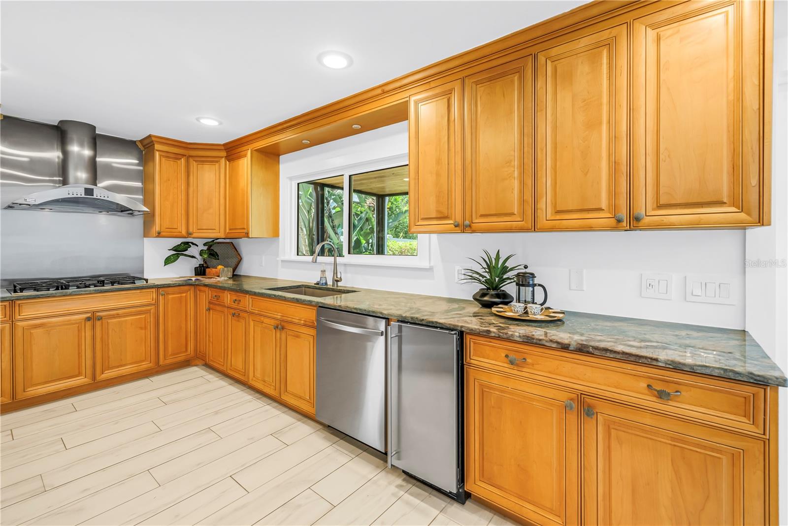 MONTICELLO PARK - Residential